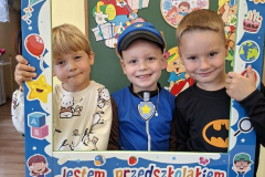 4 (Mały)