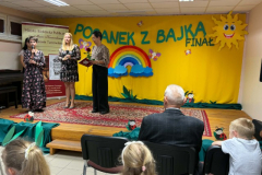 4 (Mały)