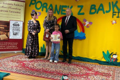 8 (Mały)