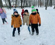 Zimowe zabawy Żabek