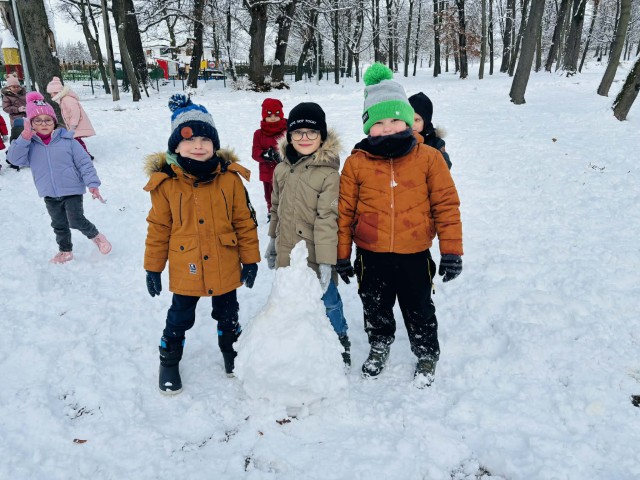 Zimowe zabawy Żabek