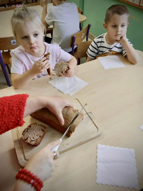 “Jeżyki” pieką zdrowy chleb na zakwasie